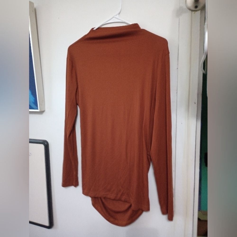 NWOT size small women's long sleeves top unbranded